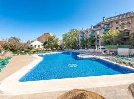 Spain Breaks - 2 bed family apartment Benalmádena with pool, Airco, WiFi