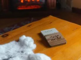 Cheerful Two Bdrm Cabin with Hot Tub & Pet Friendly