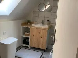Agreable Logement à Aubusson hypercentre, parking gratuit à proximité