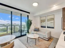 Luxury Miami Condo at 72 Park - Beach Access & Prime Location