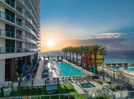 Stunning Beach Front Condo Ocean View Pool Spa