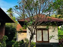 5 mins to the Beach with Tropical Garden