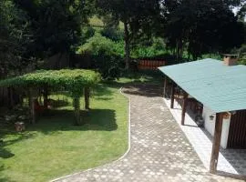 hospedaria chalé das acácias