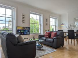 Elegant Apartment In Hamilton Square Free Parking, zelfstandige accommodatie in Birkenhead
