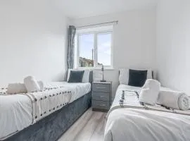 Spacious Urban Apartment in Croydon