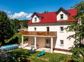 Lovely Home In Zlobin With Sauna, hotel a Zlobin