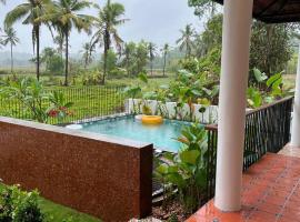 Theeram - Luxury 3BHK Private Pool Villa, Kannur, hotel en Kannur