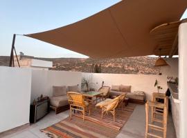 Azul Berg Hostel，位于塔姆拉赫特乌兹达尔的酒店