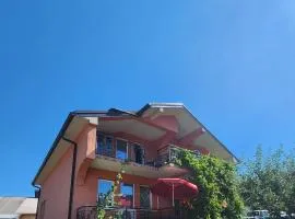 Dino's Apartments