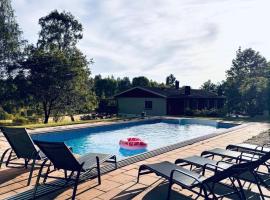 Villa Lindesborg, hotel con pileta en S&ouml;dert&auml;lje