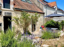 La Chaumine des Épicuriens Garden Parking, Hotel in Saint-Hilaire-Saint-Mesmin