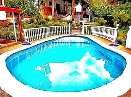 Rincón del colibrí/casa campestre/piscina/la vega