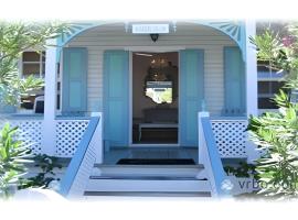 Watercolor home, beach hotel in Harbour Island
