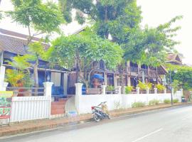 Golden Lotus Namkhan View, hotel Luangprabangban