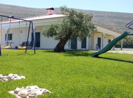 Casa Das Oliveiras, cabaña en Alvados