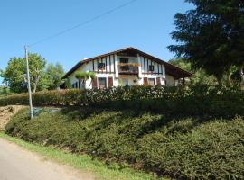 Chambres d'hôtes Esponde Marie-Jeanne, hotel in Saint-Jean-le-Vieux