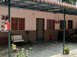 Homestay Bait Al-Sakinah, chalet de monta&ntilde;a en Simpang Ampat