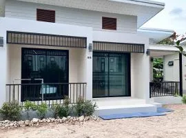 Cha-emHouse1 Baantai