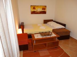 Apartments Ilinka, hotel near Podmaine Monastery, Budva