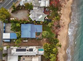 Absolute Beachfront Family Retreat, ξενοδοχείο σε Holloways Beach