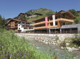 Hotel Auenhof, hotel in Lech am Arlberg