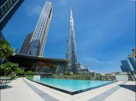 Grande Downtown Dubai - Luxury 2BR Apt with City Skyline View
