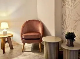 Oceïna Suite, Elegance & Comfort near Disneyland