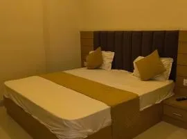 Shri Ji Hotel & Restaurant