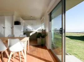 Simple & Comfortable Coastal Retreat