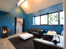Modern Cottage in Vaux-sur-Sûre with Sauna, Hotel in Morhet