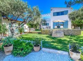 Delightful Seaside Villa