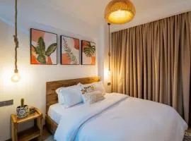 Marina Bay One Bedroom Apartment, Swimming pool, gym, workspace,JW Homes Westland Living