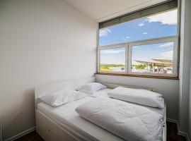 Jesenice na Dolenjskem에 위치한 호텔 Comfort Rooms Obrežje by Highway, Free Covered Parking