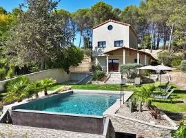 Altinea - Family Home with Infinity Pool