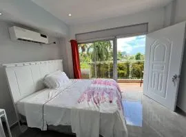 HABITACIONES CON VISTA a LA BAHIA LA FAMILIA