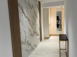 Pipera Platza Residence 5 luxury 1 bedroom, hotel para golfe em Voluntari