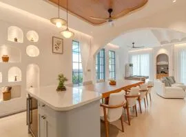 Ha Long 6BRS Beach Villa With Pool, Jacuzzi and Sauna