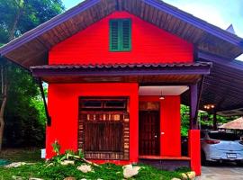 คีรีนคร บางพระ รีสอร์ท, chal&eacute; alpino em Ban Huai Kum (1)