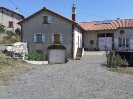 Maison avec 3 chambres à Landos, vue sur les montagnes, 150 m², hôtel à Landos