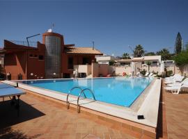 La Casa di Marta, hotel dengan kolam renang di San Leone