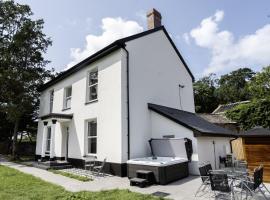 Devon Hot Tub Retreat, Hotel in Bideford