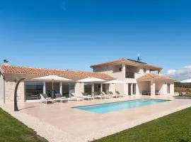 Villa Juki by Briskva