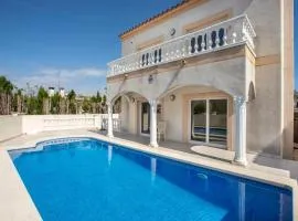 Villa CARMENÇÓ