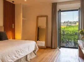 Crisol - Frente a la Parroquia de San Miguel Arcángel