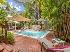 SUGAR PALM SUITE at Travelers Palm Inn Key West