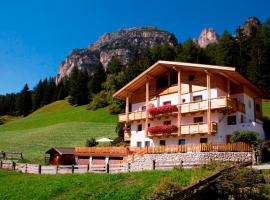 Ciasa Col Cuch, hotel in La Villa