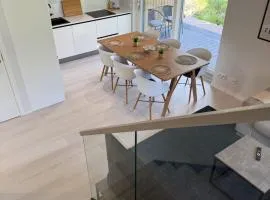 Brand new house with four bedrooms, parking, sauna, patio