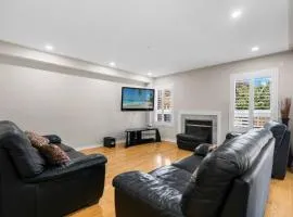 Cozy Family Home Netflix Backyard and Quiet Area
