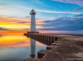 Cozy Coastal Retreat N Lake Ontario Sleeps 8