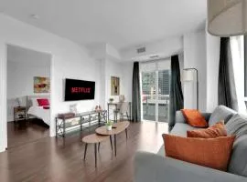 Lakeview Unit - sleeps 11 people near CN Tower Union Rogers Centre and Convention Centre